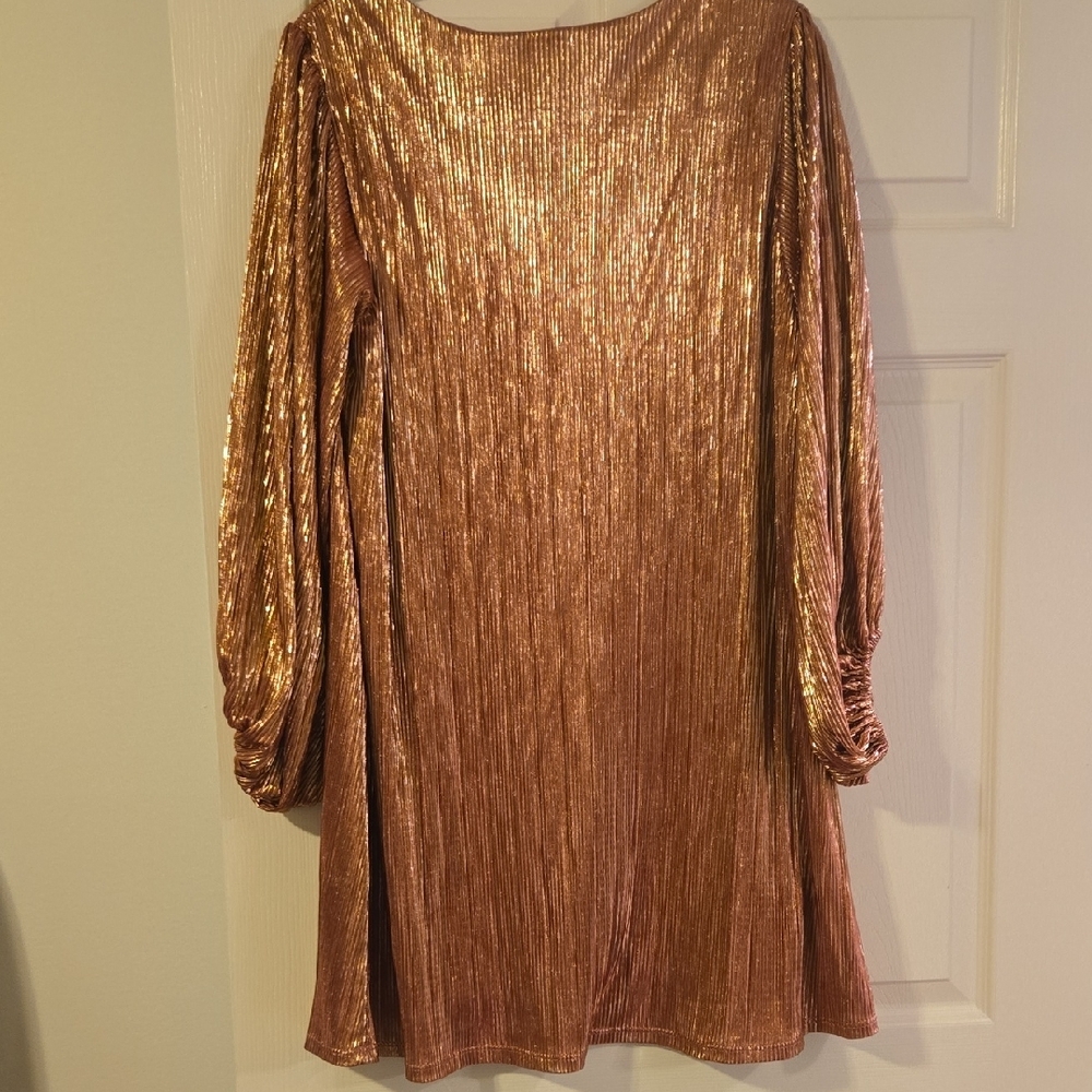 Elegant Gold Women's Dress - Picture 8 of 8